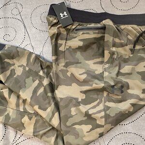 UNDER ARMOUR ELITE FITTED SPORSTYLE #390 GREEN'S CAMO PANTS SIZE XL MEN NWT $100